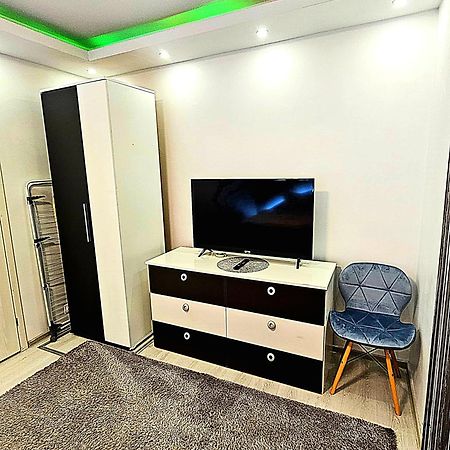 Luxury Paul Apartment Green, Private & Accessible Brasov Exterior photo
