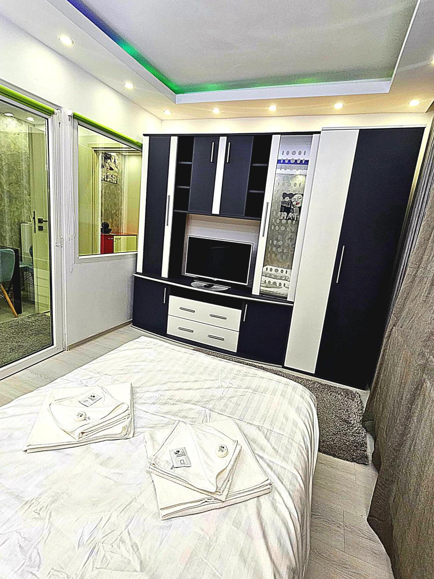 Luxury Paul Apartment Green, Private & Accessible Brasov Exterior photo